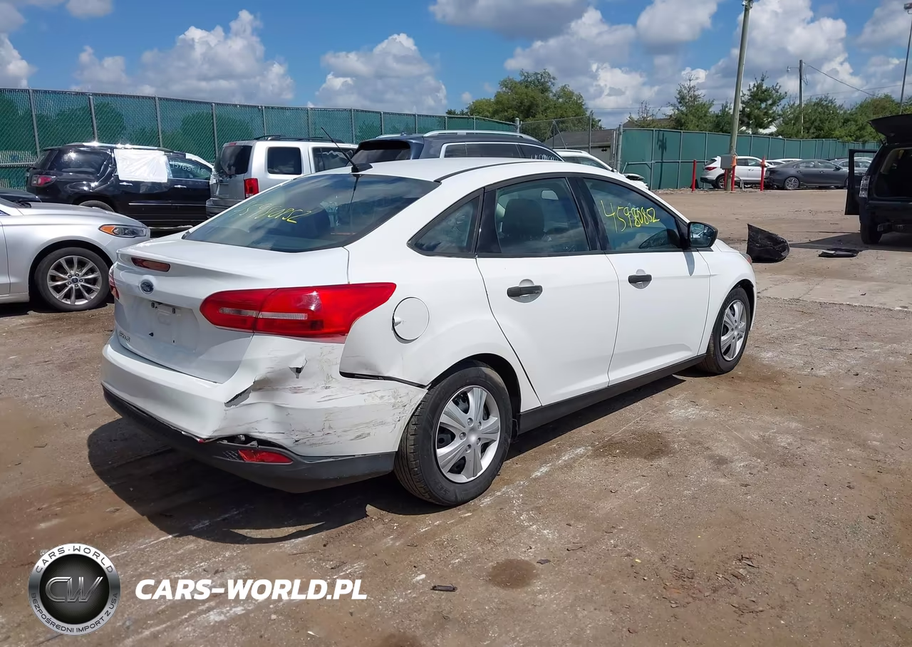 2016 Ford Focus S VIN:1FADP3E2XGL329750 - 4
