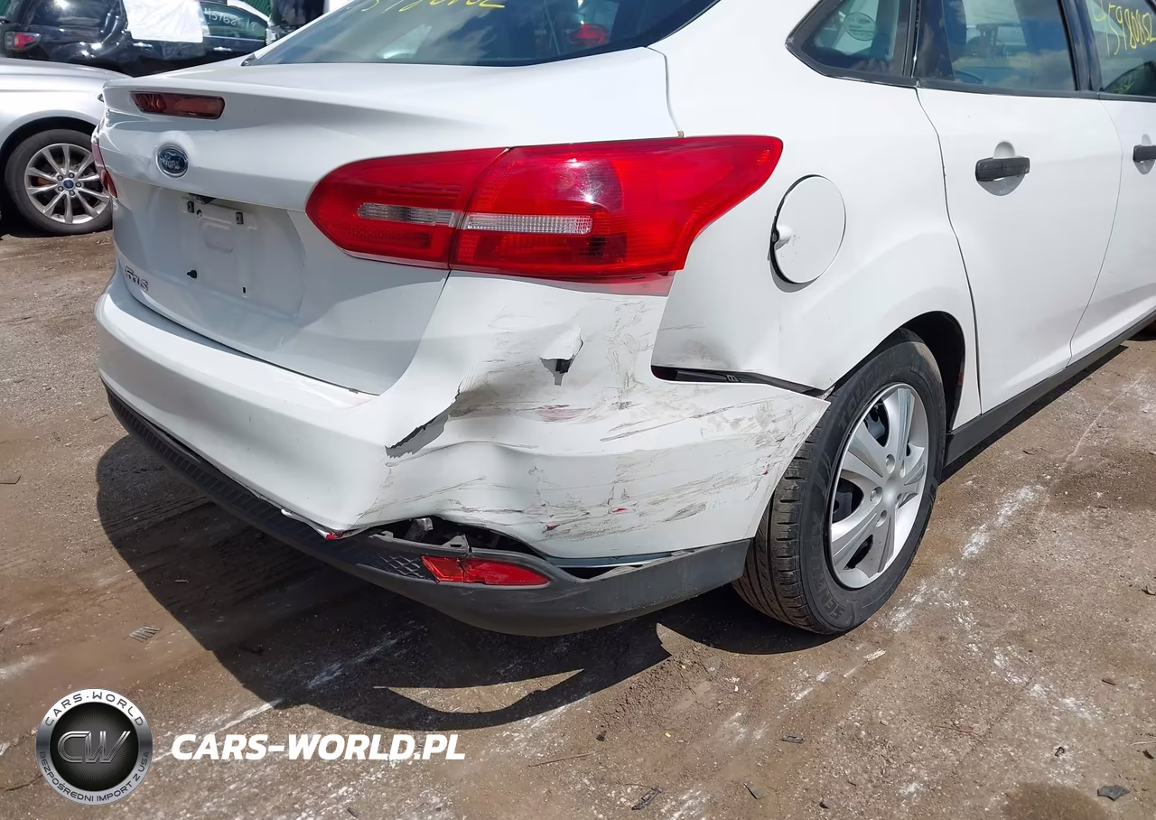 2016 Ford Focus S VIN:1FADP3E2XGL329750 - 6