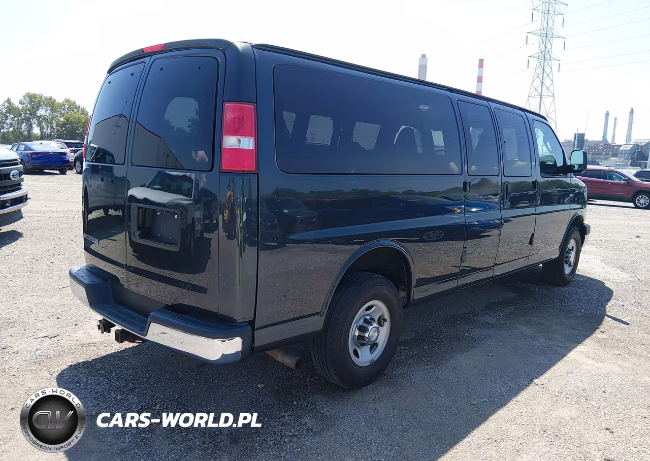 2017 Chevrolet Express 3500 Lt VIN:1GAZGPFF3H1267980 - 4