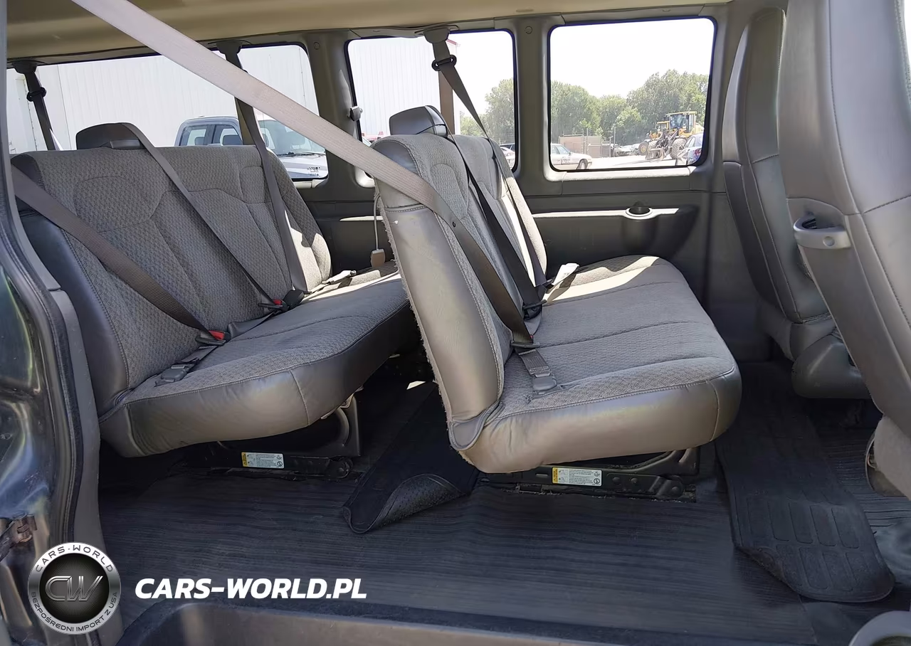 2017 Chevrolet Express 3500 Lt VIN:1GAZGPFF3H1267980 - 8