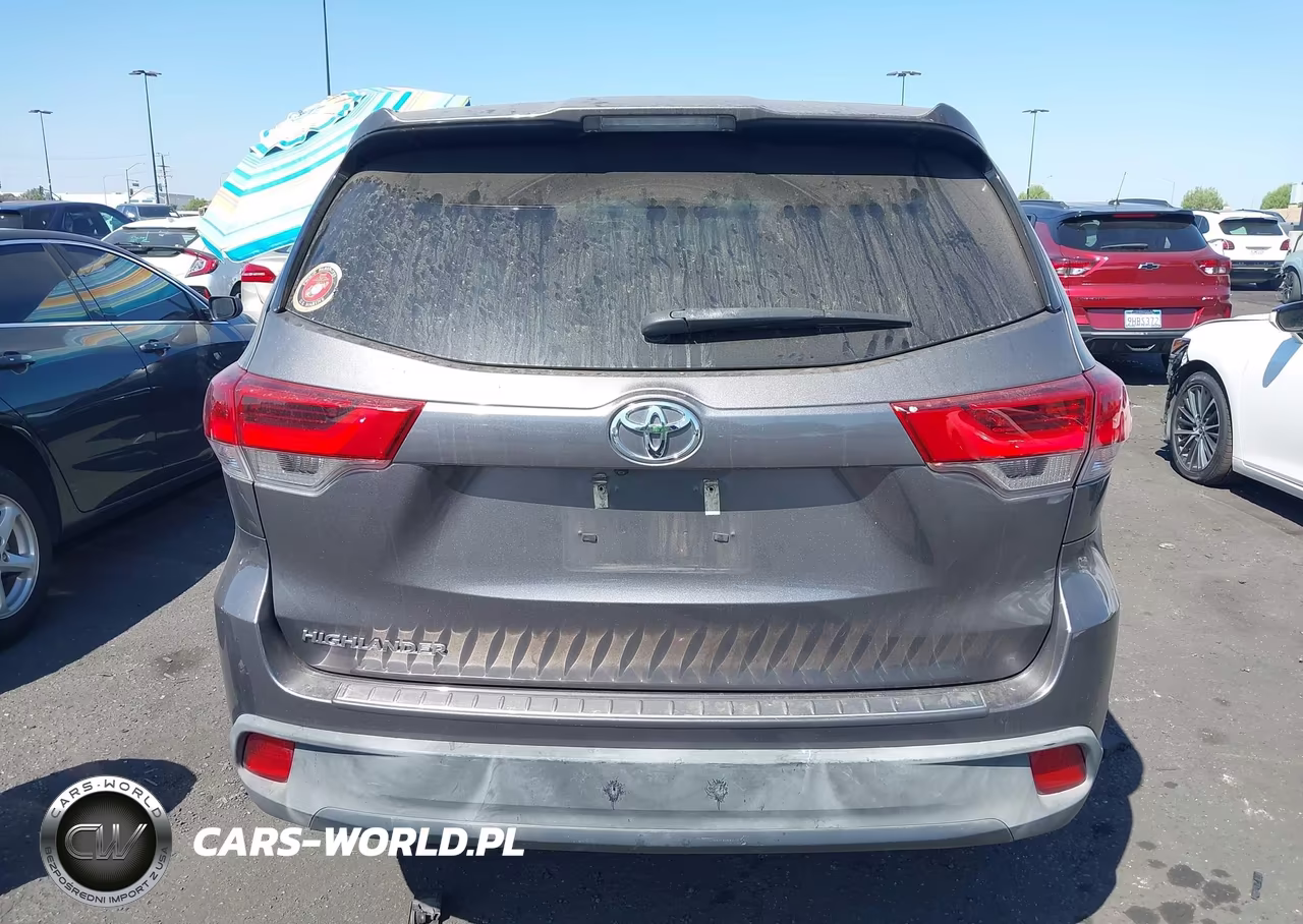 2018 Toyota Highlander Le VIN:5TDZZRFHXJS281169 - 16