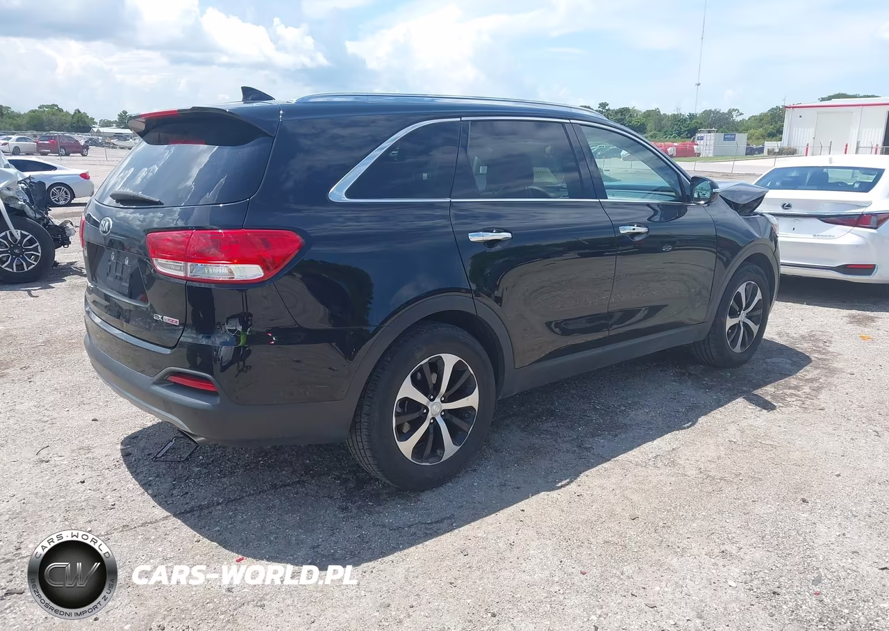 2017 Kia Sorento 2.0T Ex VIN:5XYPH4A15HG254170 - 4