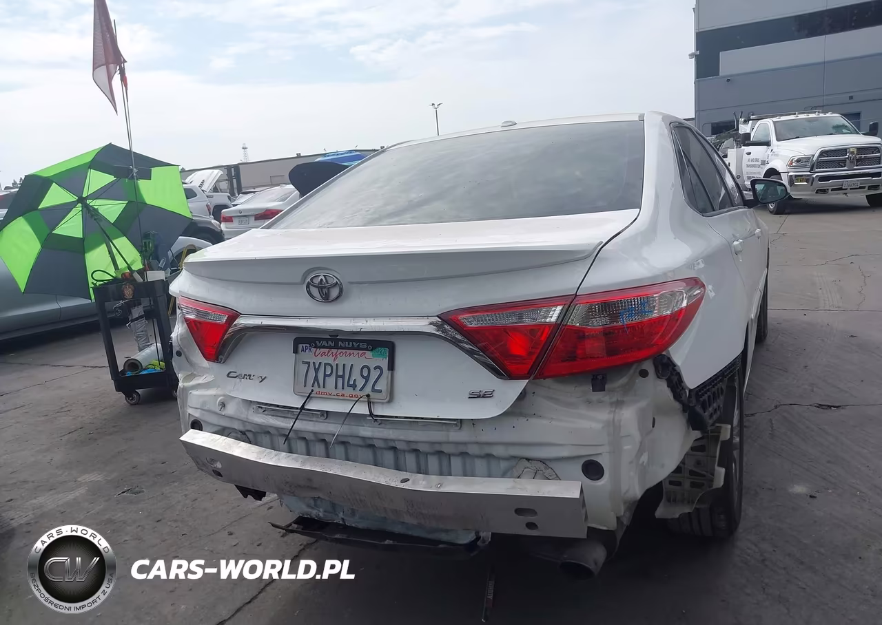 2017 Toyota Camry Se VIN:4T1BF1FK3HU303926 - 16