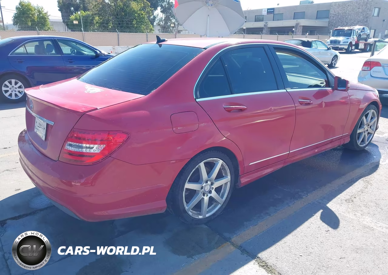 2014 Mercedes-Benz C 250 Sport VIN:WDDGF4HB7EG186084 - 4