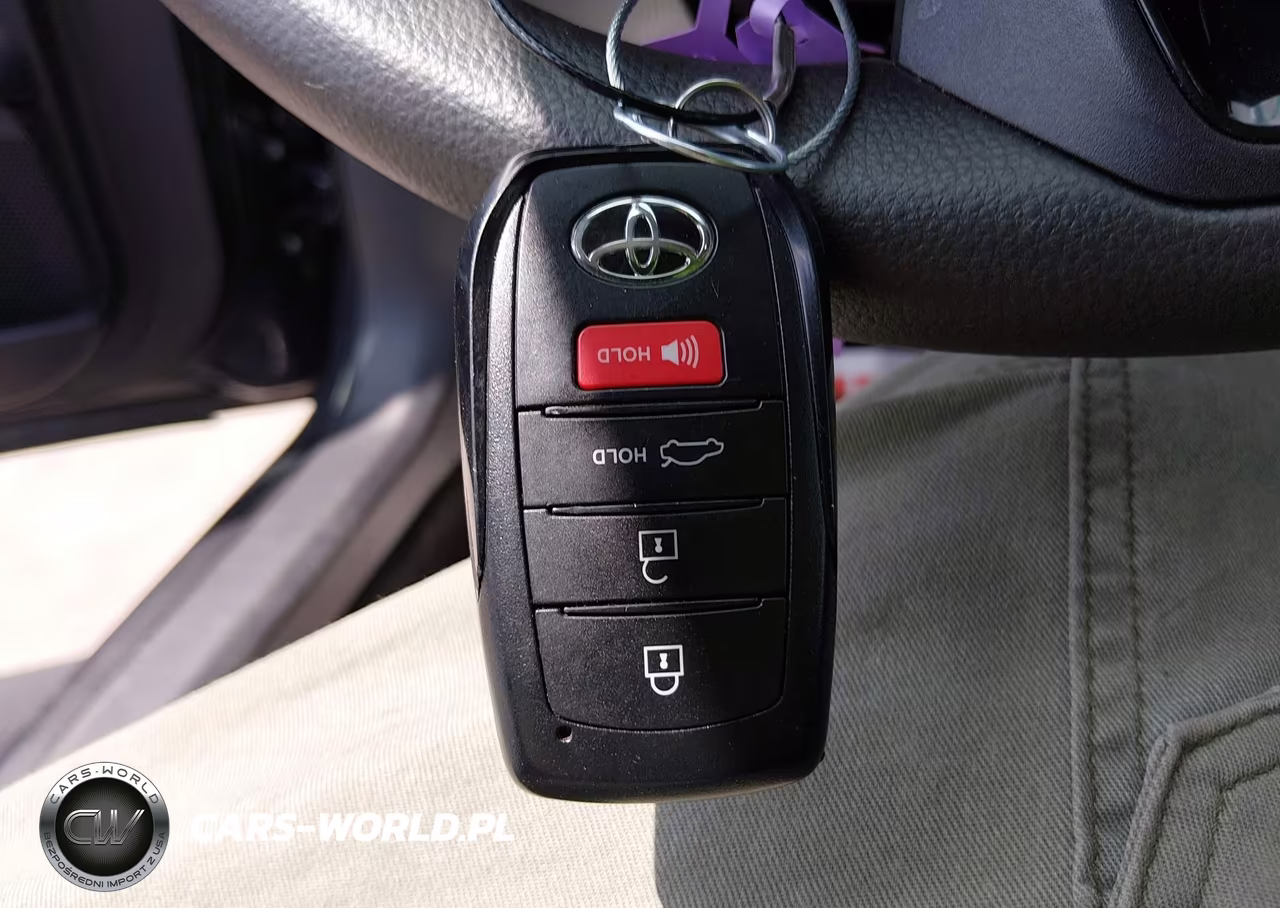 2026 Toyota Camry Le VIN:4T1DAACK8TU701797 - 11