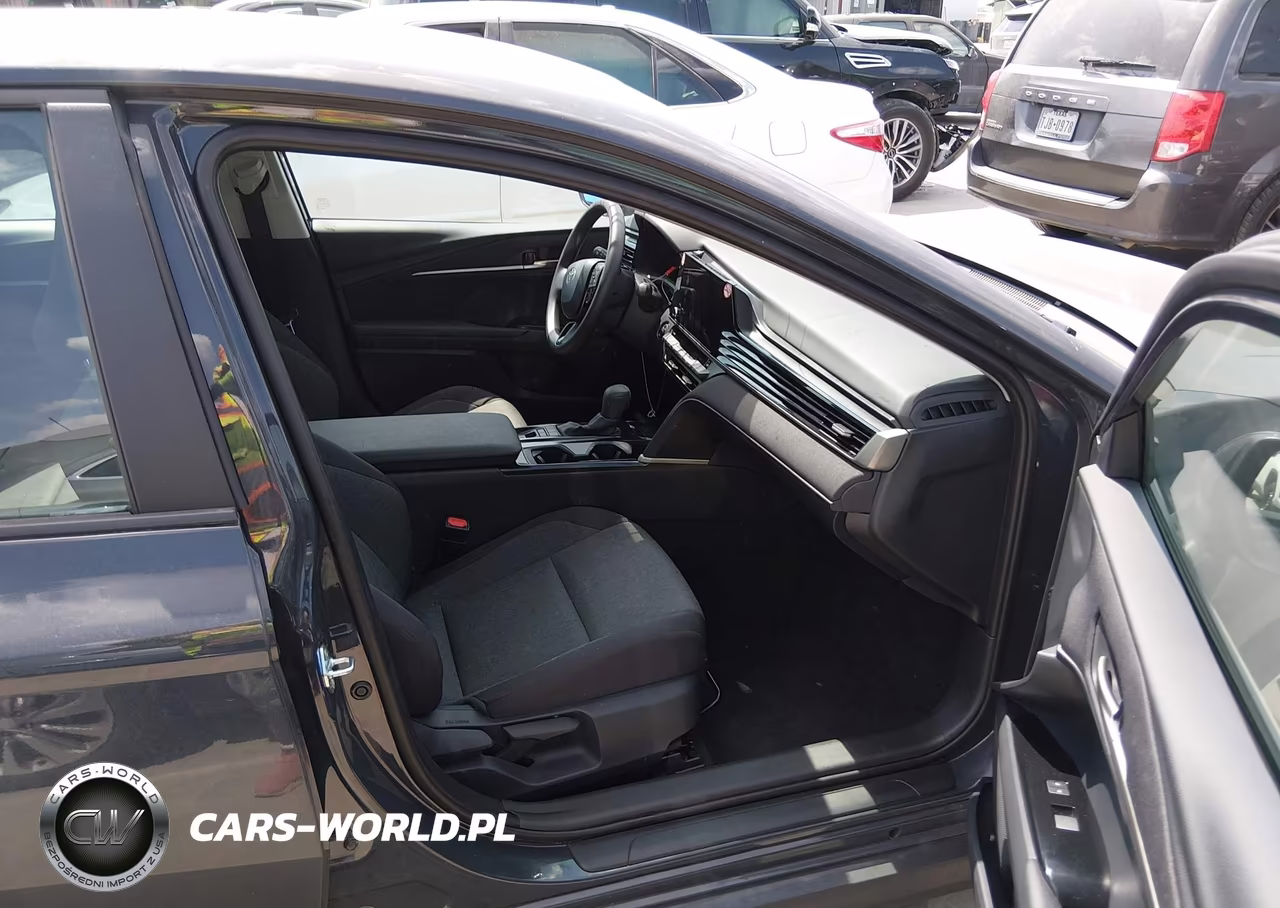 2026 Toyota Camry Le VIN:4T1DAACK8TU701797 - 5