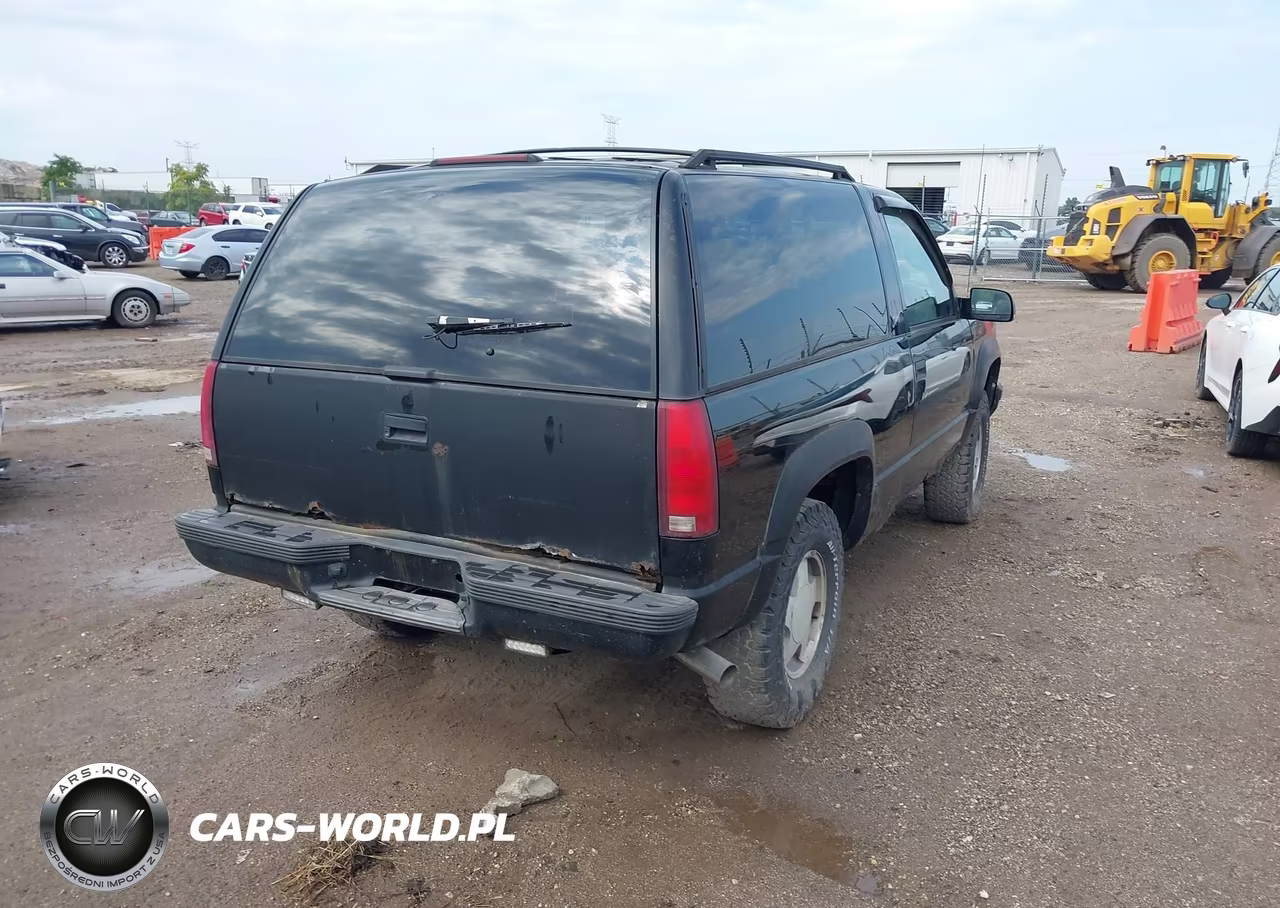 1997 Chevrolet Tahoe VIN:3GNEK18R0VG138429 - 4