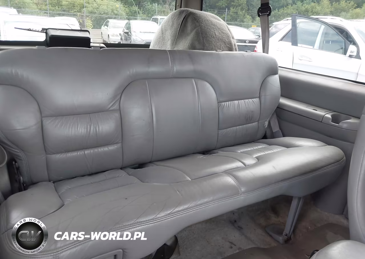 1997 Chevrolet Tahoe VIN:3GNEK18R0VG138429 - 8