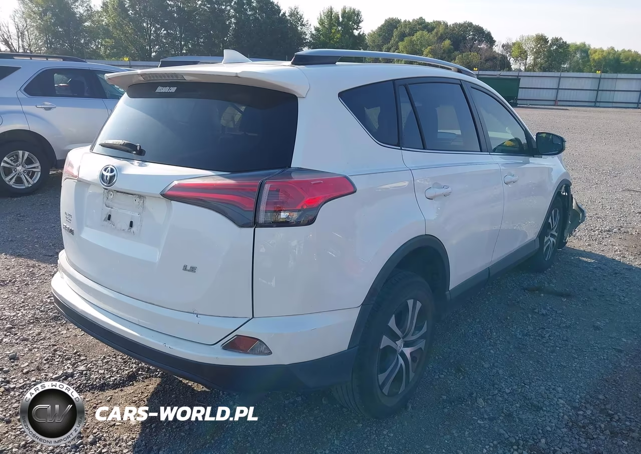 2017 Toyota Rav4 Le VIN:JTMZFREV2HJ135601 - 4