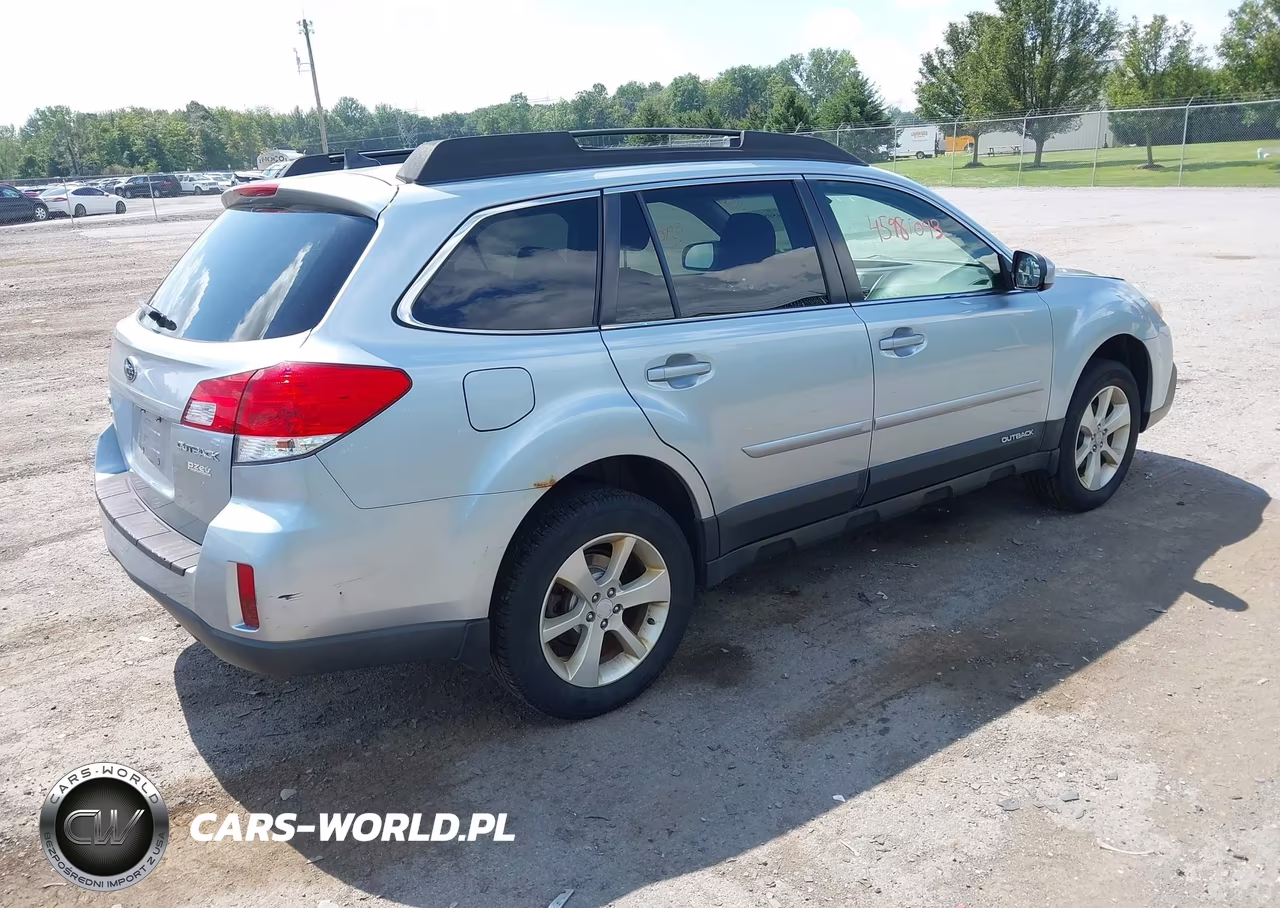 2014 Subaru Outback 2.5I Premium VIN:4S4BRBCC5E3261965 - 4