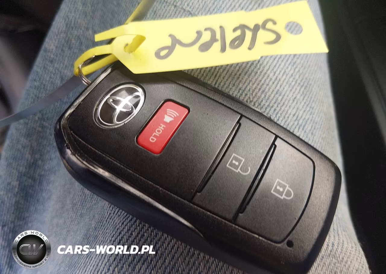 2026 Toyota Corolla Cross Le VIN:7MUBAABG8TV161533 - 11
