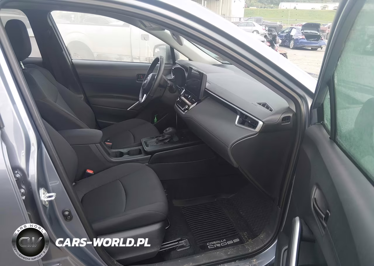2026 Toyota Corolla Cross Le VIN:7MUBAABG8TV161533 - 5