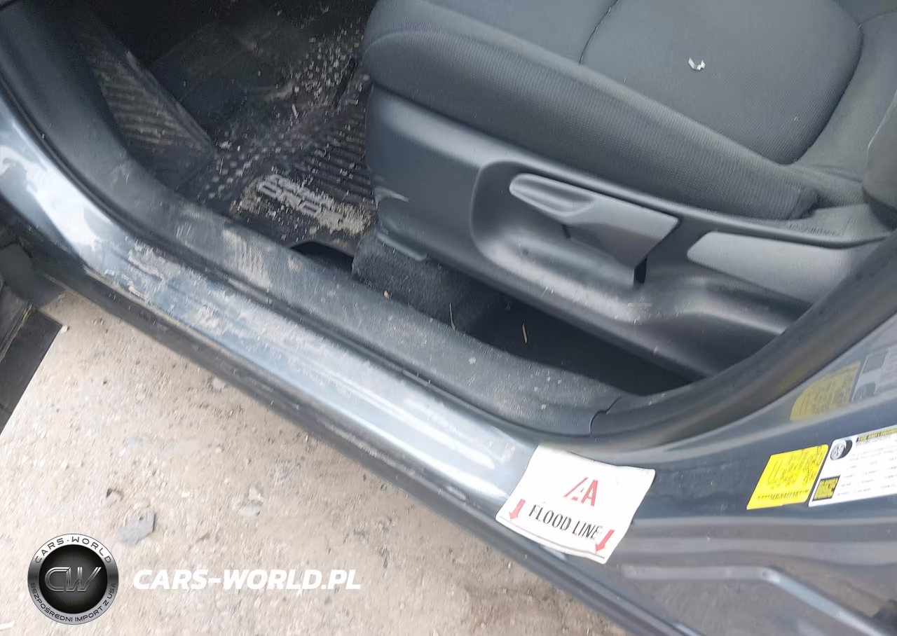 2026 Toyota Corolla Cross Le VIN:7MUBAABG8TV161533 - 6