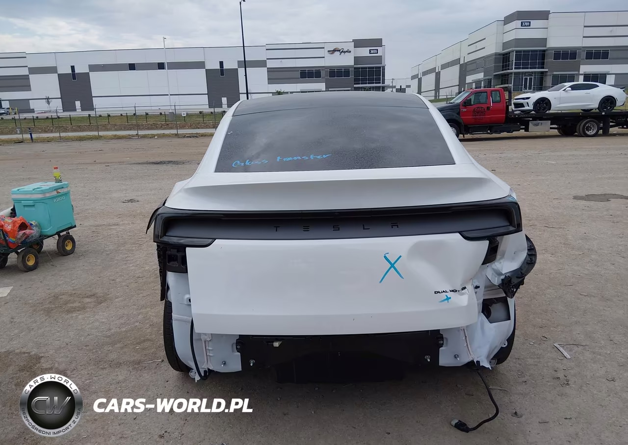 2026 Tesla Model Y All-Wheel Drive-Long Range Launch Series-Premium All-Wheel Drive VIN:7SAYGAEE4TF624711 - 15