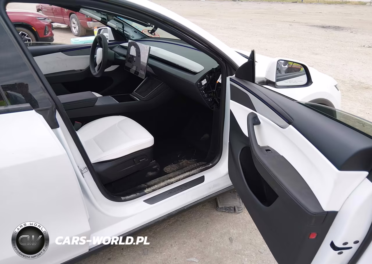 2026 Tesla Model Y All-Wheel Drive-Long Range Launch Series-Premium All-Wheel Drive VIN:7SAYGAEE4TF624711 - 5