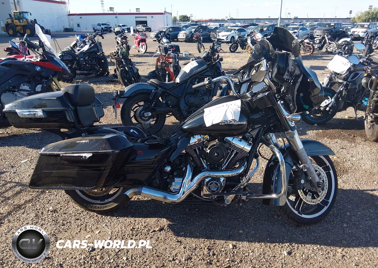 2015 Harley-Davidson Flhxs Street Glide Special VIN:1HD1KRM18FB636196 - 12