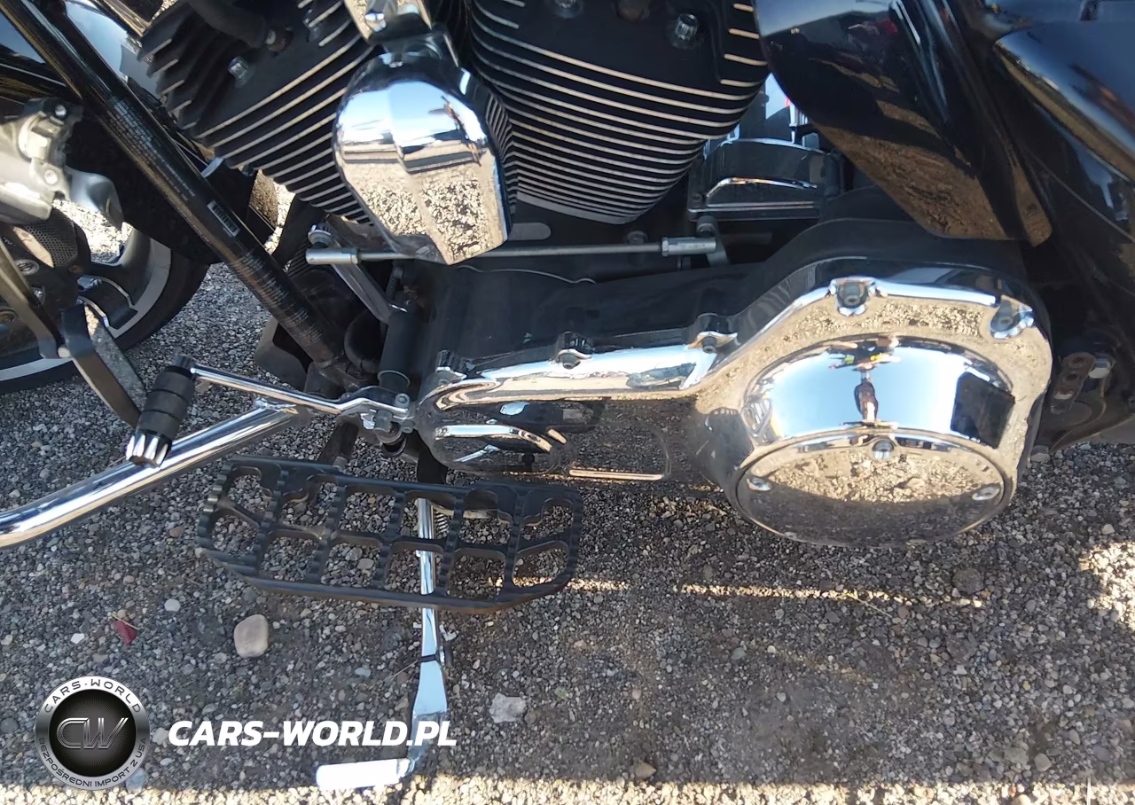 2015 Harley-Davidson Flhxs Street Glide Special VIN:1HD1KRM18FB636196 - 9