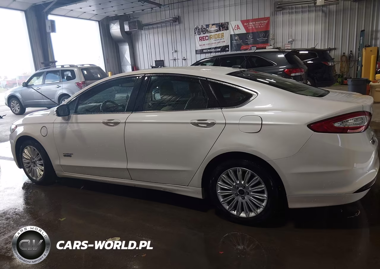 2016 Ford Fusion Energi Se Luxury VIN:3FA6P0PU8GR138772 - 14