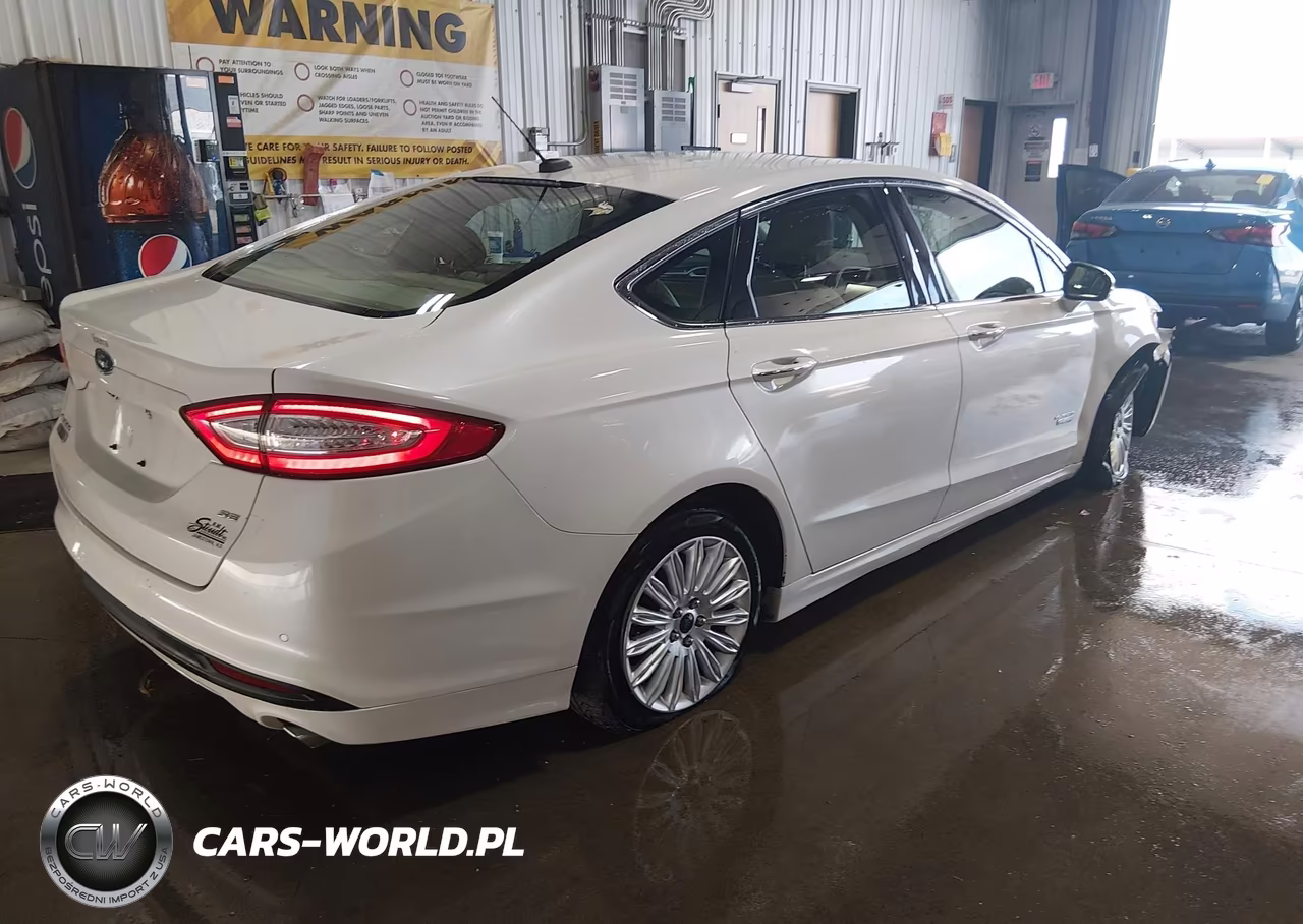 2016 Ford Fusion Energi Se Luxury VIN:3FA6P0PU8GR138772 - 4