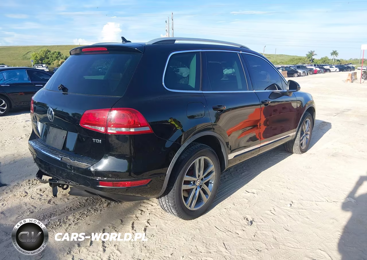2012 Volkswagen Touareg Tdi Lux VIN:WVGFK9BP2CD002621 - 4