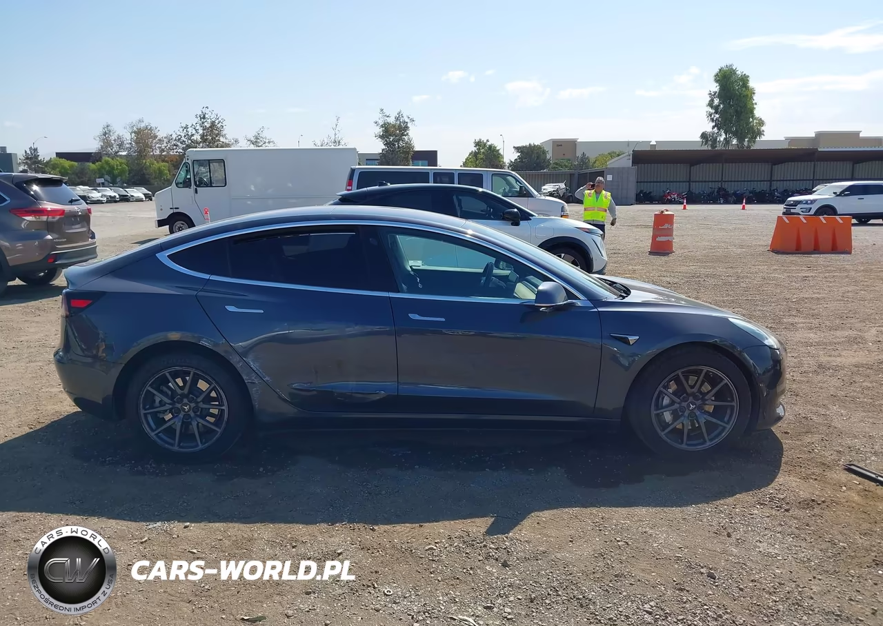 2018 Tesla Model 3 Long Range-Mid Range VIN:5YJ3E1EA8JF043414 - 13