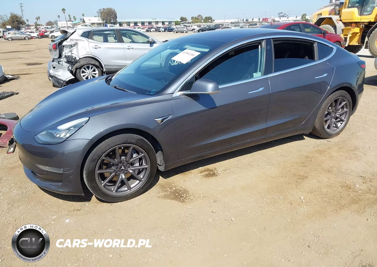 2018 Tesla Model 3 Long Range-Mid Range VIN:5YJ3E1EA8JF043414 - 2