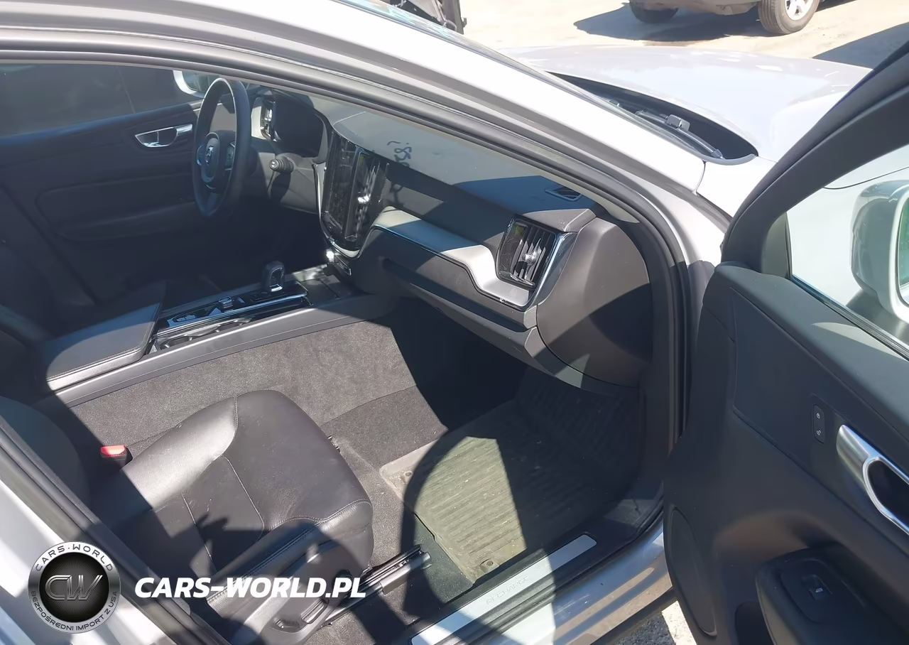 2023 Volvo Xc60 Recharge Plug-In Hybrid T8 Core Bright Theme VIN:YV4H60DK7P1333164 - 5