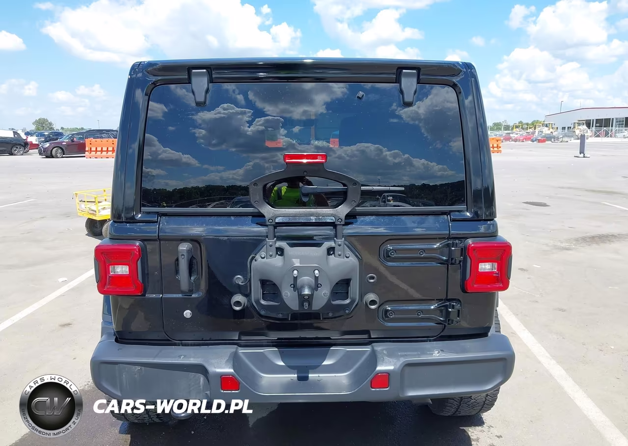 2019 Jeep Wrangler Unlimited Sahara VIN:1C4HJXEG9KW633627 - 16