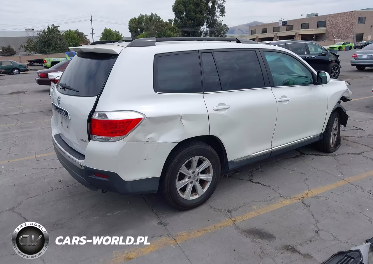 2013 Toyota Highlander Se V6 VIN:5TDBK3EH2DS260647 - 4