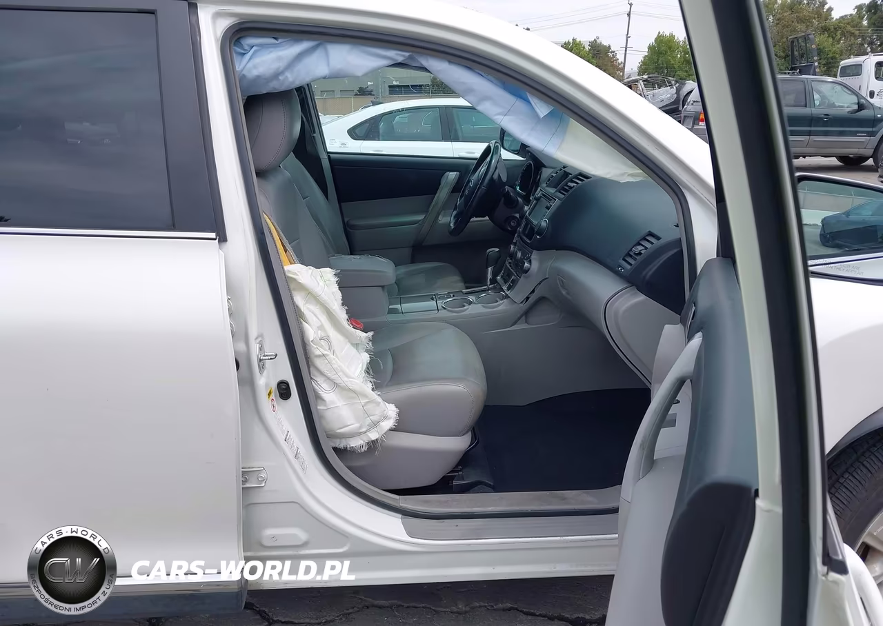 2013 Toyota Highlander Se V6 VIN:5TDBK3EH2DS260647 - 5
