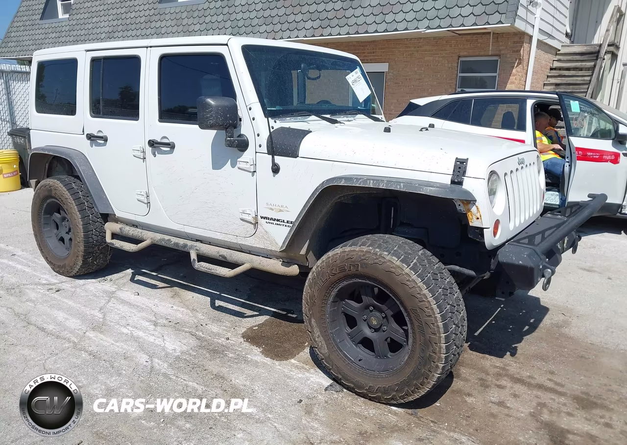 2012 Jeep Wrangler Unlimited Sahara – zdjęcie 1 z 17