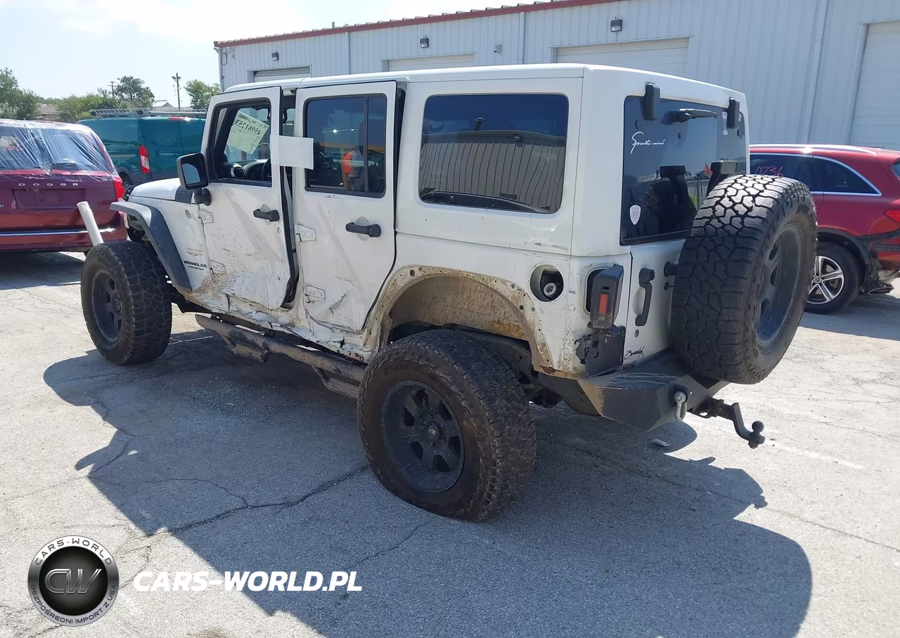 2012 Jeep Wrangler Unlimited Sahara VIN:1C4BJWEG3CL247160 - 3