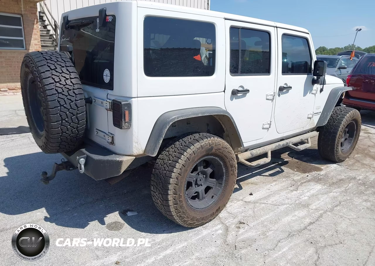 2012 Jeep Wrangler Unlimited Sahara VIN:1C4BJWEG3CL247160 - 4