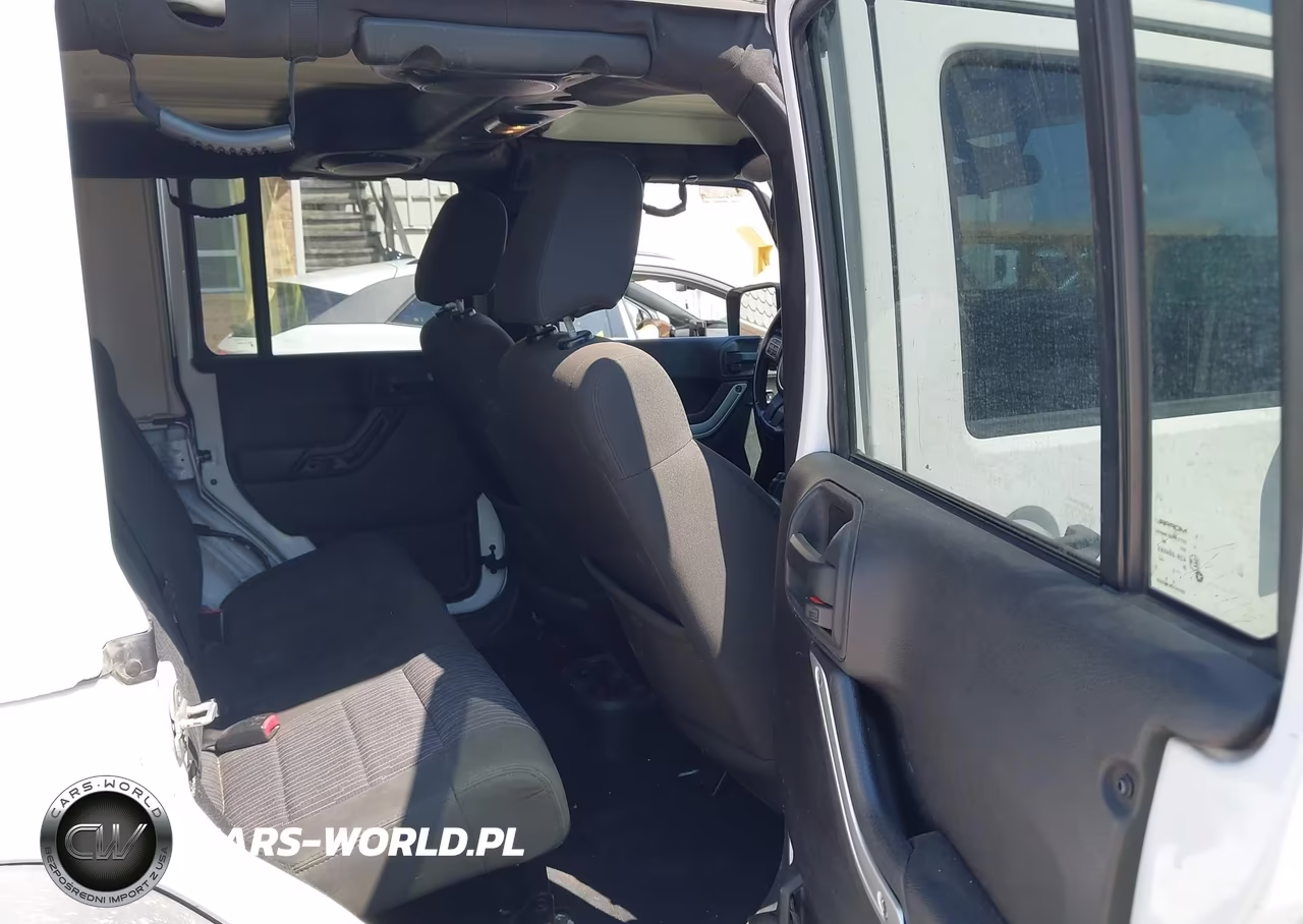 2012 Jeep Wrangler Unlimited Sahara VIN:1C4BJWEG3CL247160 - 8