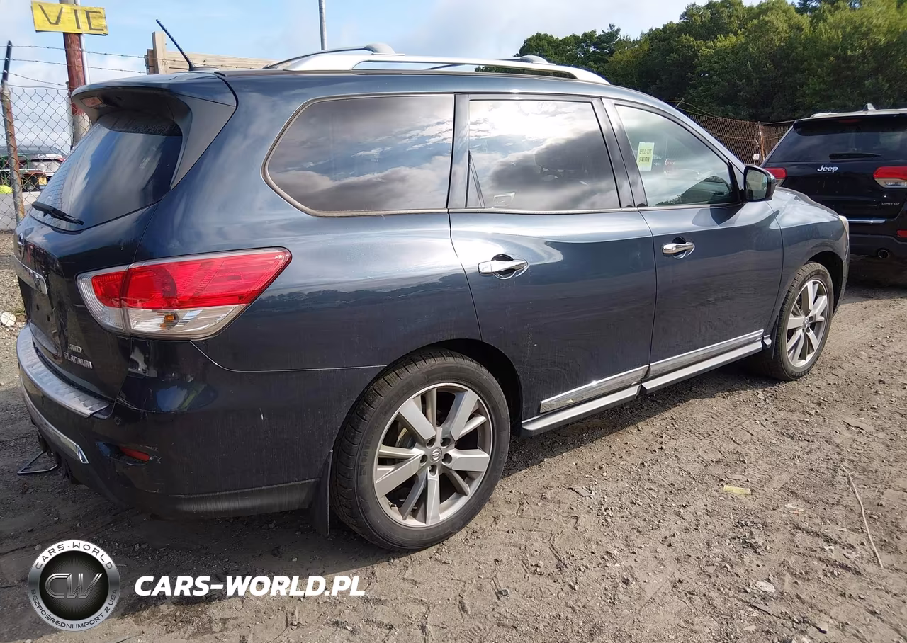 2016 Nissan Pathfinder Platinum VIN:5N1AR2MM2GC618458 - 4