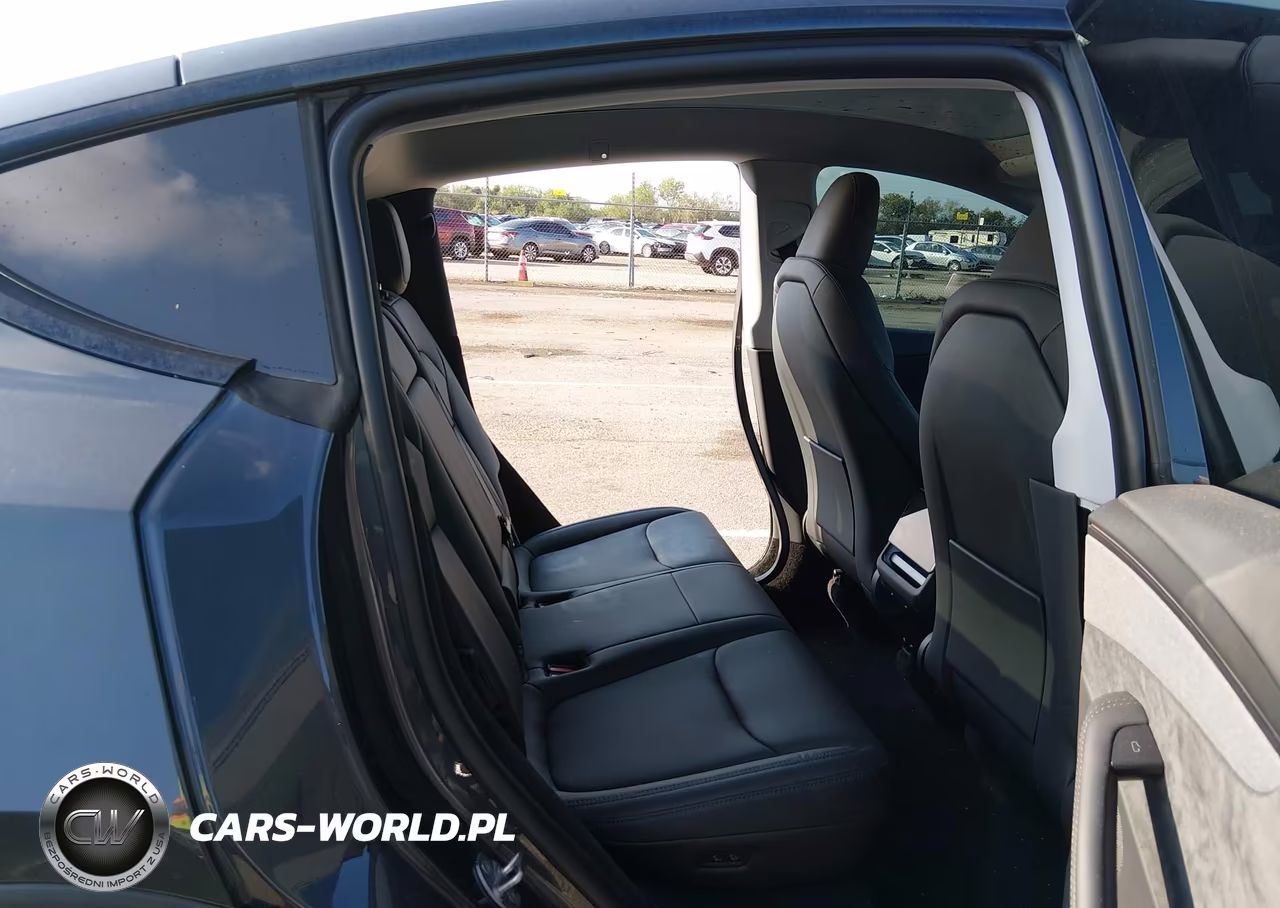 2026 Tesla Model Y Premium Rear-Wheel Drive-Rear-Wheel Drive VIN:7SAYGDED5TA463355 - 8