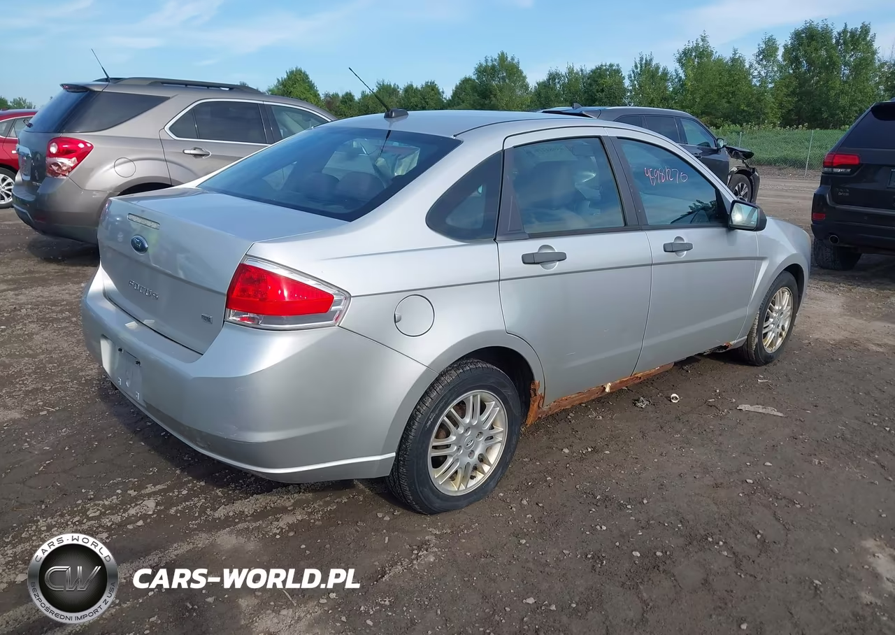 2011 Ford Focus Se VIN:1FAHP3FN1BW121435 - 4
