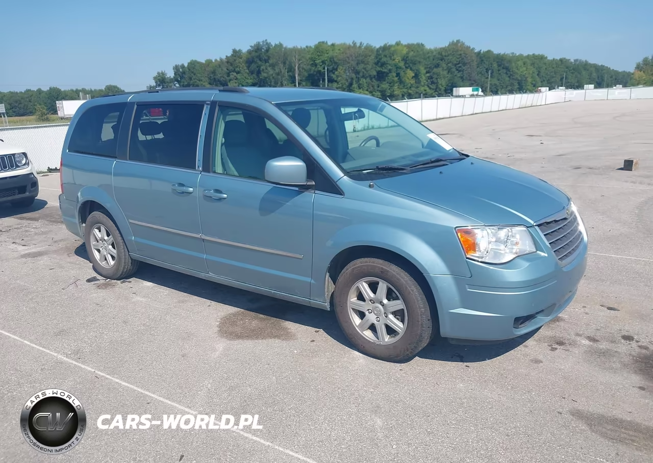 2010 Chrysler Town & Country Touring – zdjęcie 1 z 16