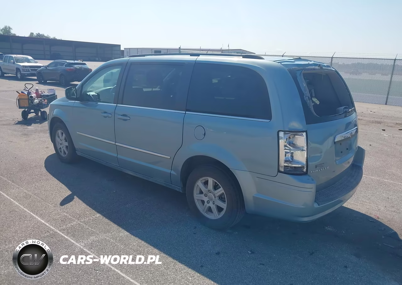 2010 Chrysler Town & Country Touring VIN:2A4RR5D14AR198113 - 3