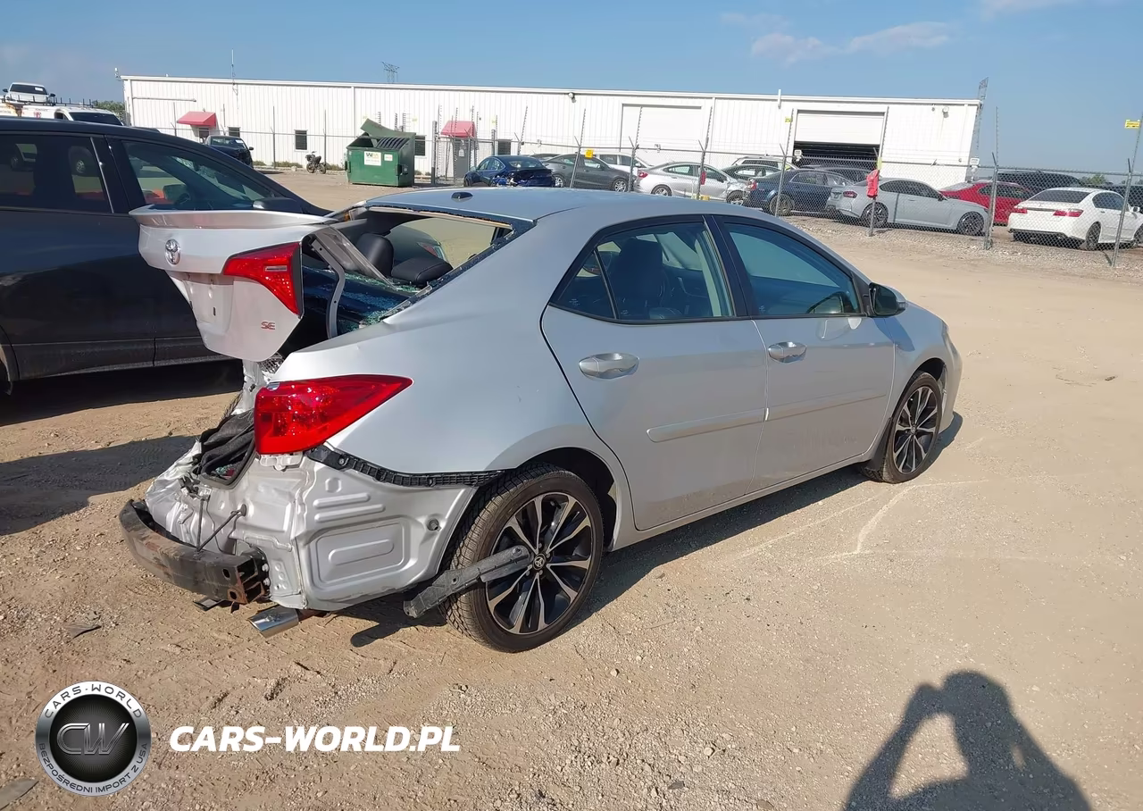 2017 Toyota Corolla Se VIN:2T1BURHE0HC827824 - 4