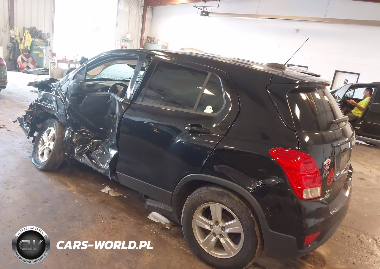 2019 Chevrolet Trax Ls VIN:3GNCJKSB1KL355597 - 3