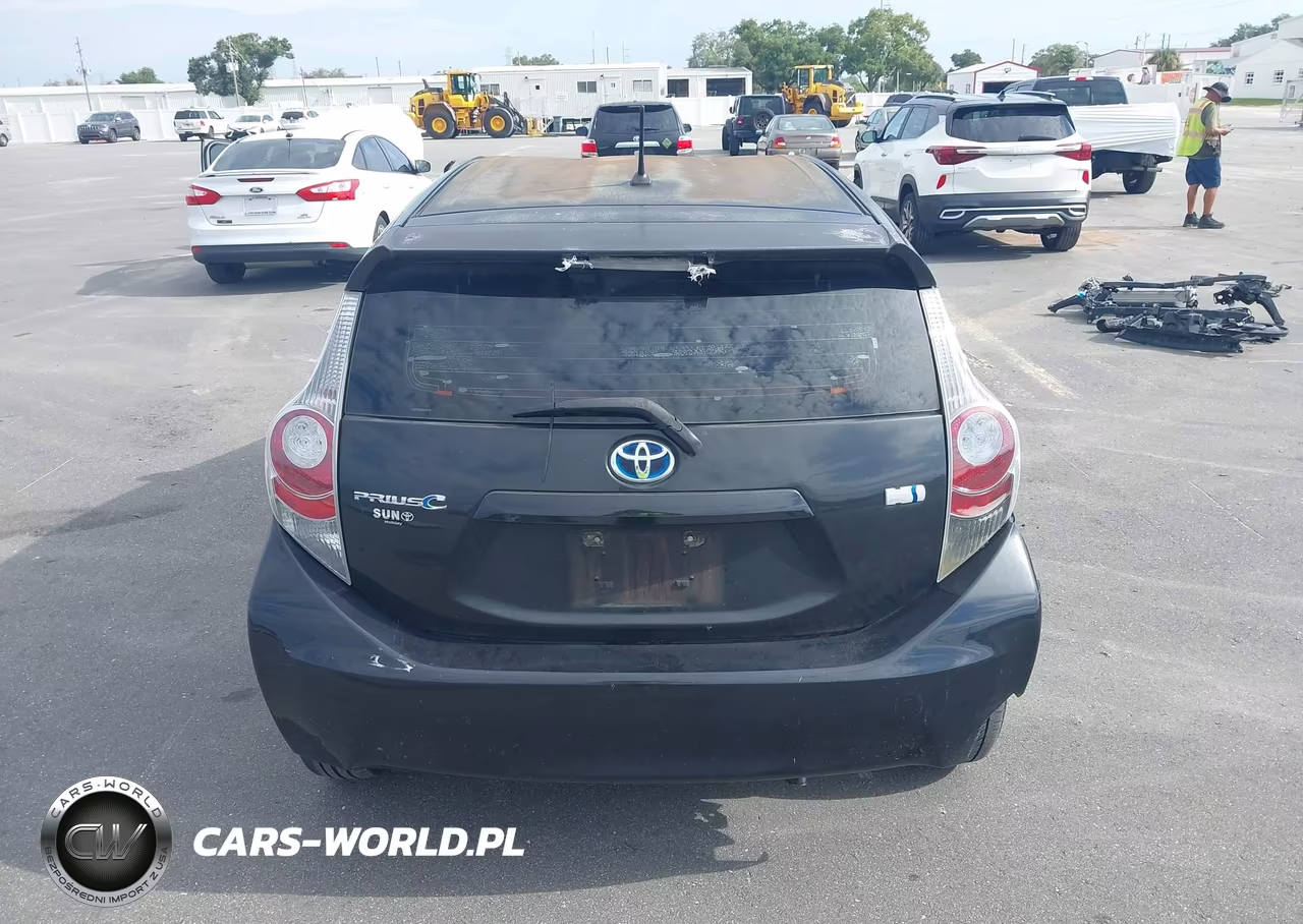 2013 Toyota Prius C One VIN:JTDKDTB33D1536396 - 16