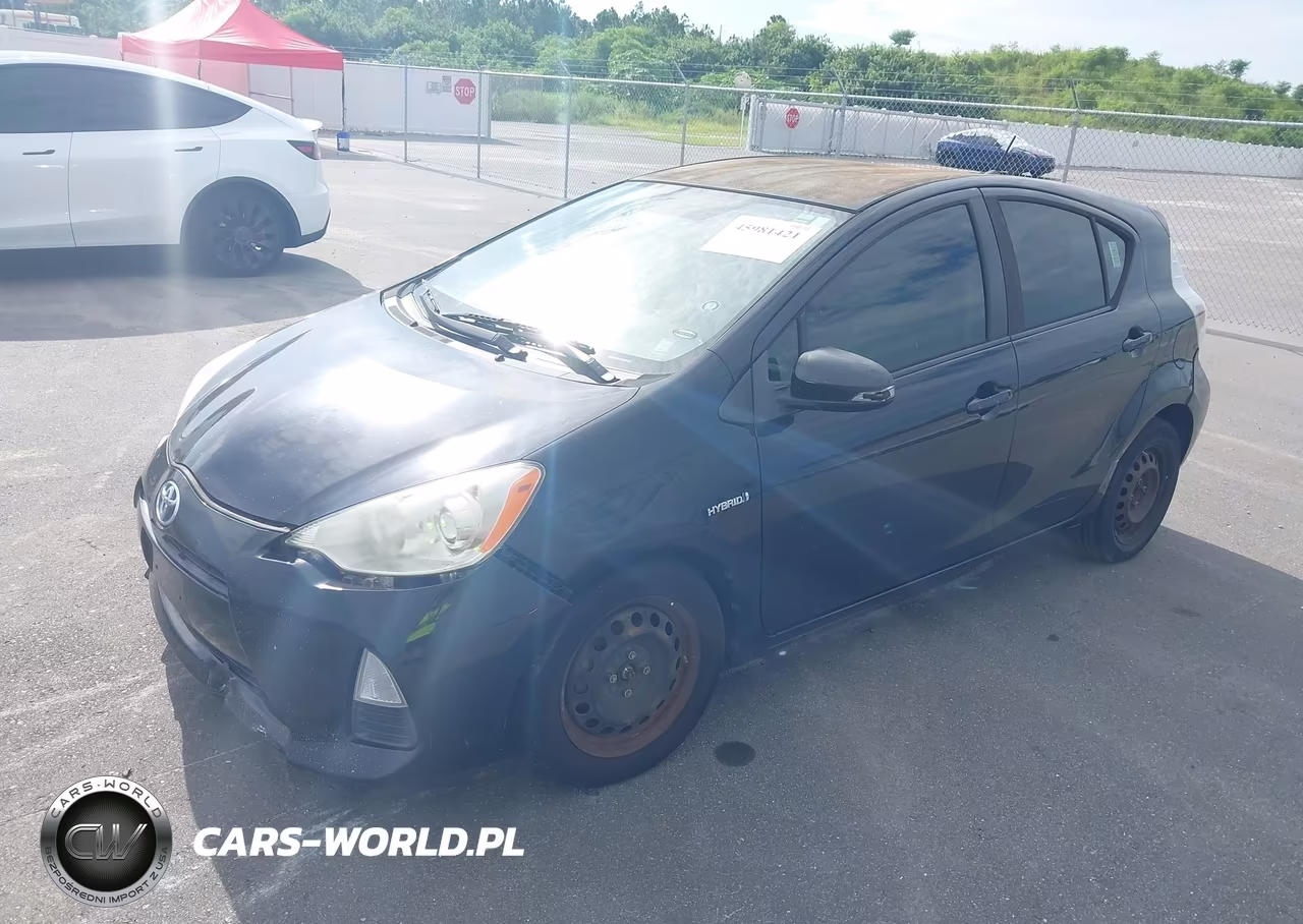 2013 Toyota Prius C One VIN:JTDKDTB33D1536396 - 2