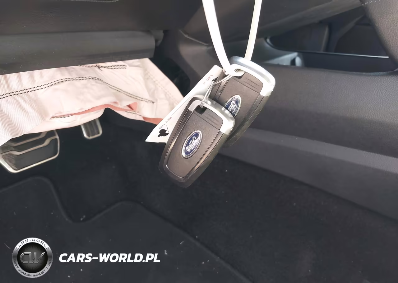 2018 Ford Fusion Titanium VIN:3FA6P0K93JR256710 - 11