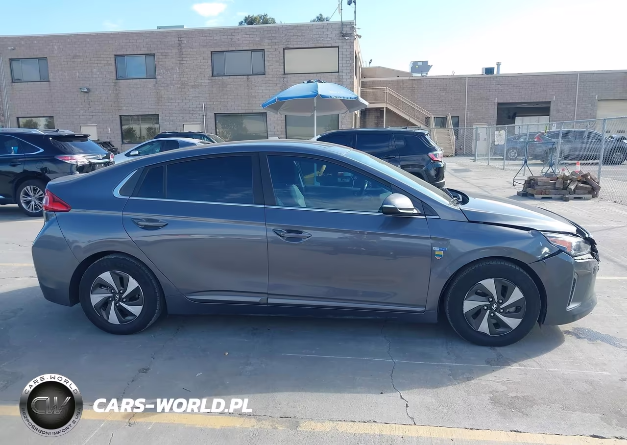 2017 Hyundai Ioniq Hybrid Sel VIN:KMHC75LC4HU052193 - 14