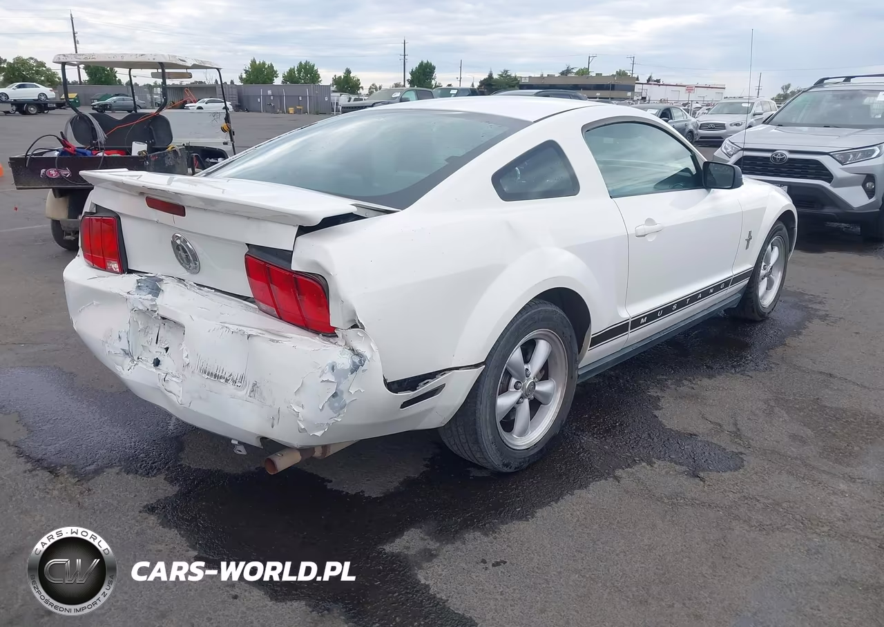 2007 Ford Mustang VIN:1ZVFT80N675363683 - 4