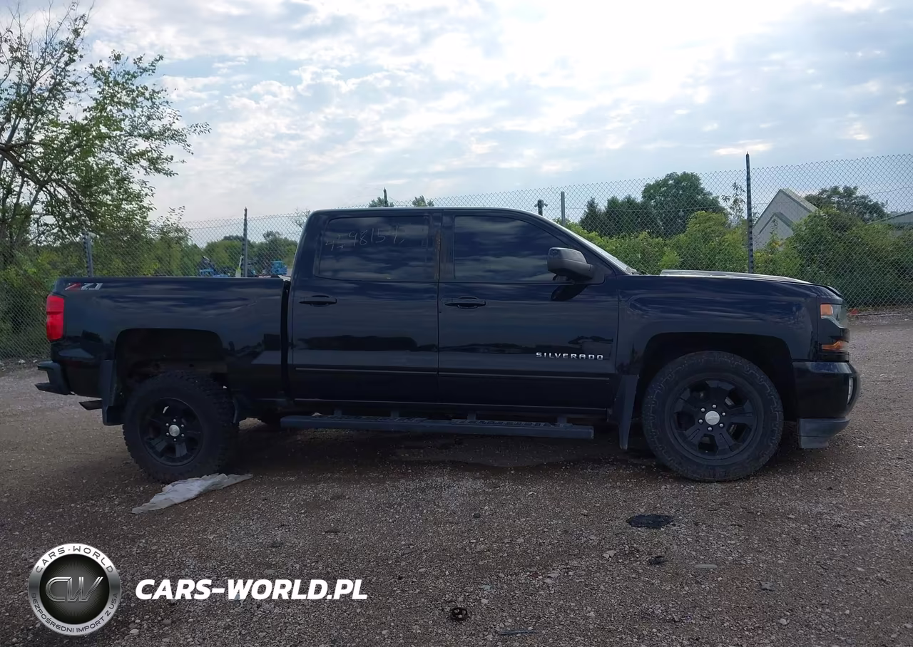 2018 Chevrolet Silverado 1500 2Lt VIN:3GCUKREC3JG156677 - 13