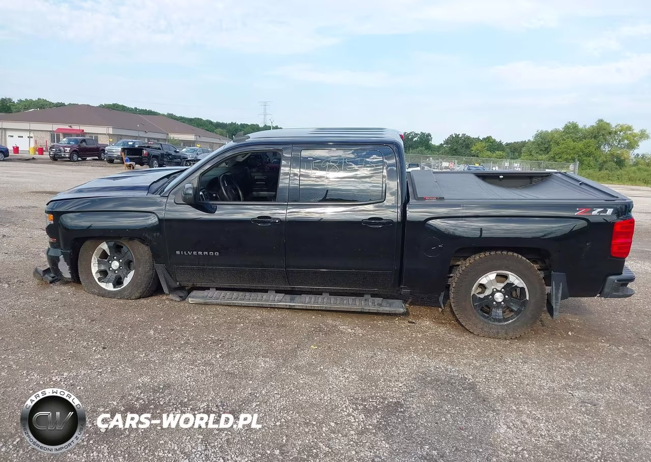 2018 Chevrolet Silverado 1500 2Lt VIN:3GCUKREC3JG156677 - 14