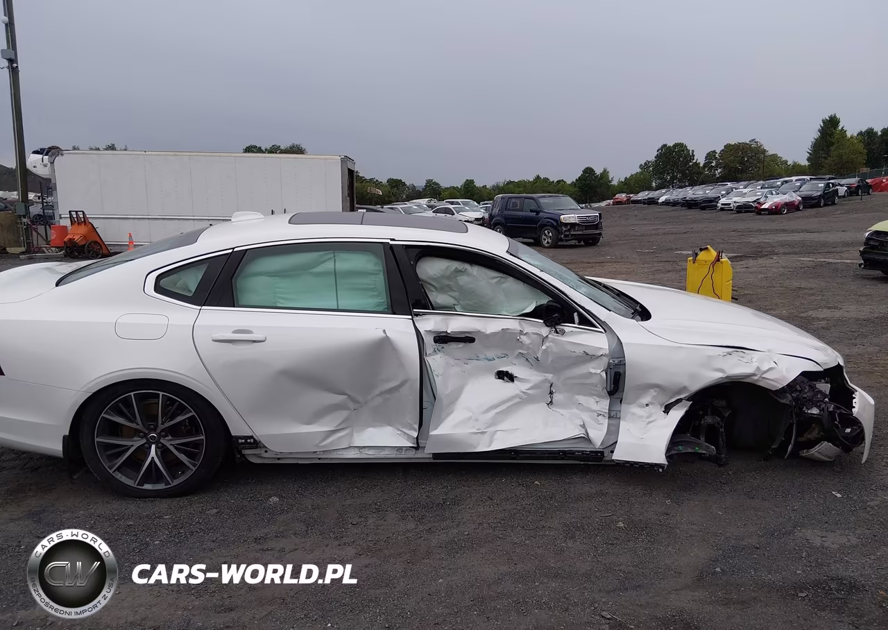 2018 Volvo S90 T5 Momentum VIN:LVY982MKXJP034472 - 12