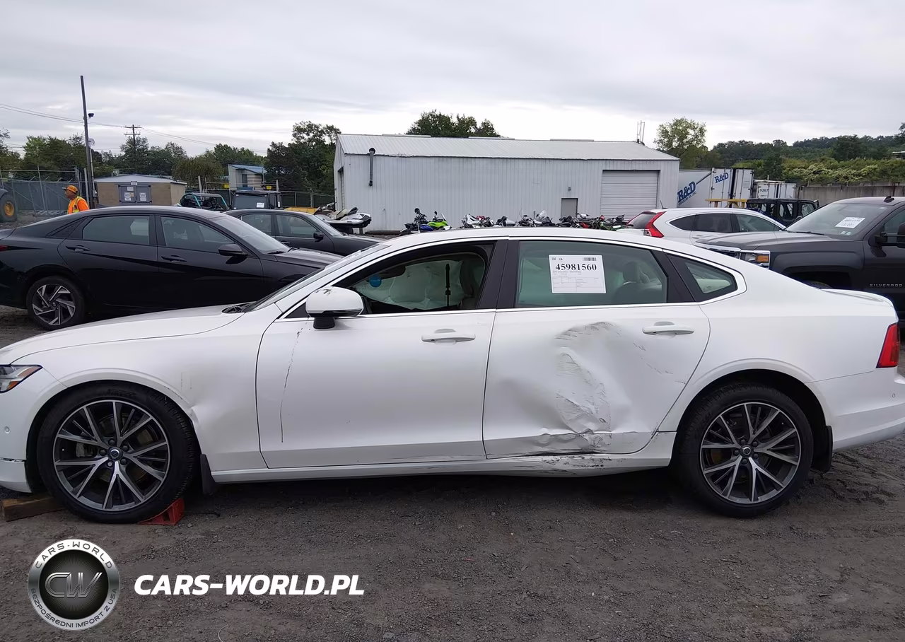 2018 Volvo S90 T5 Momentum VIN:LVY982MKXJP034472 - 13